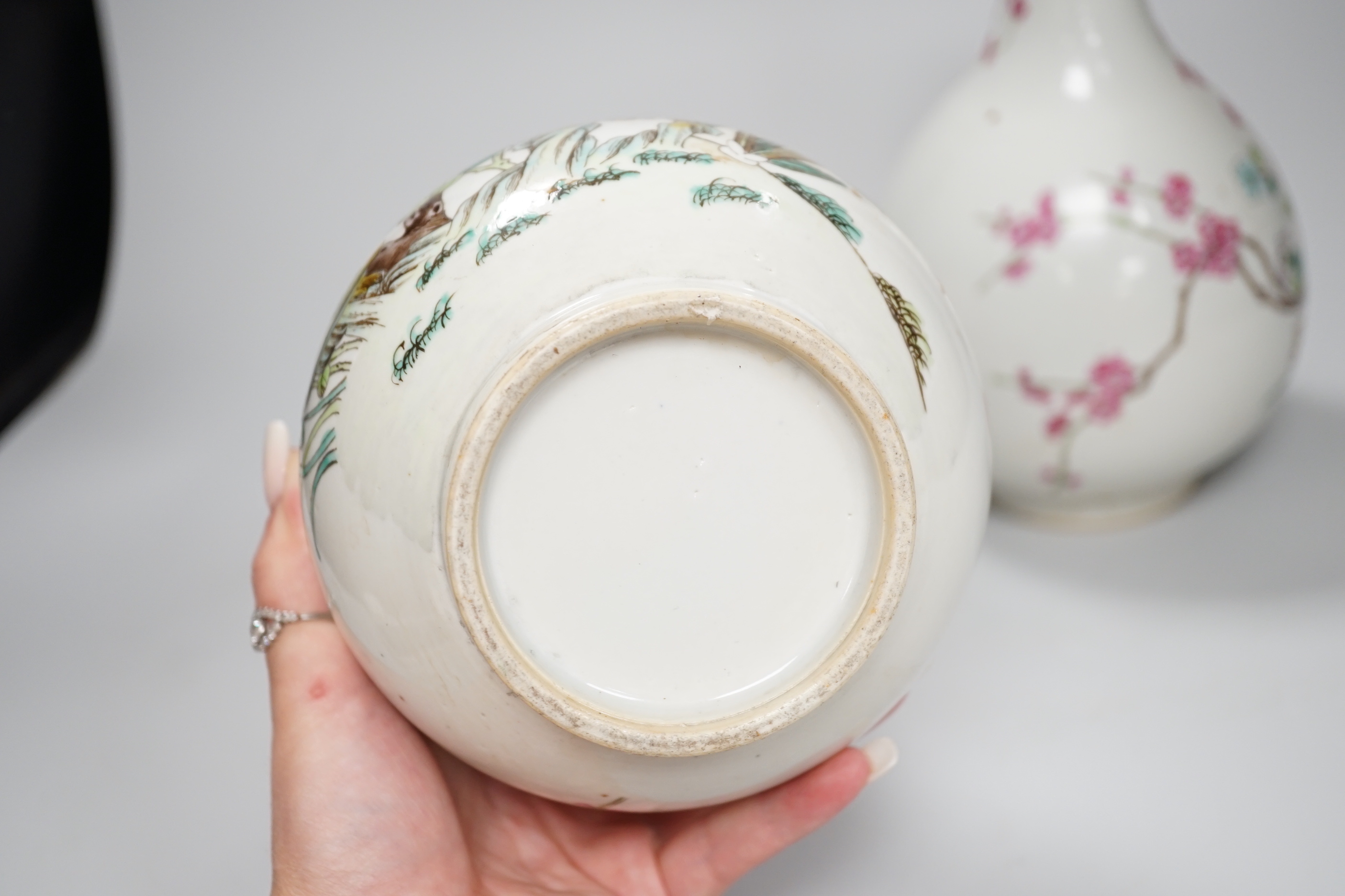A pair of Chinese famille rose vases, 25cm